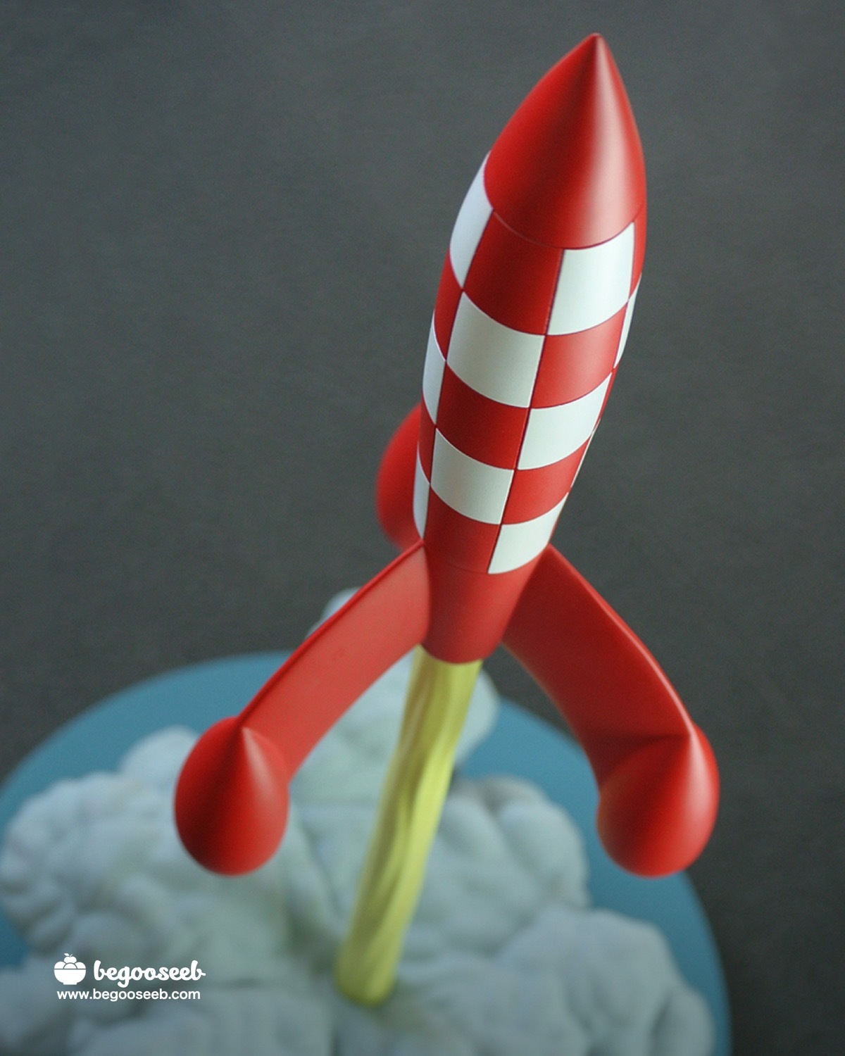  موشک تن تن tintin Rocket - on takeoff 